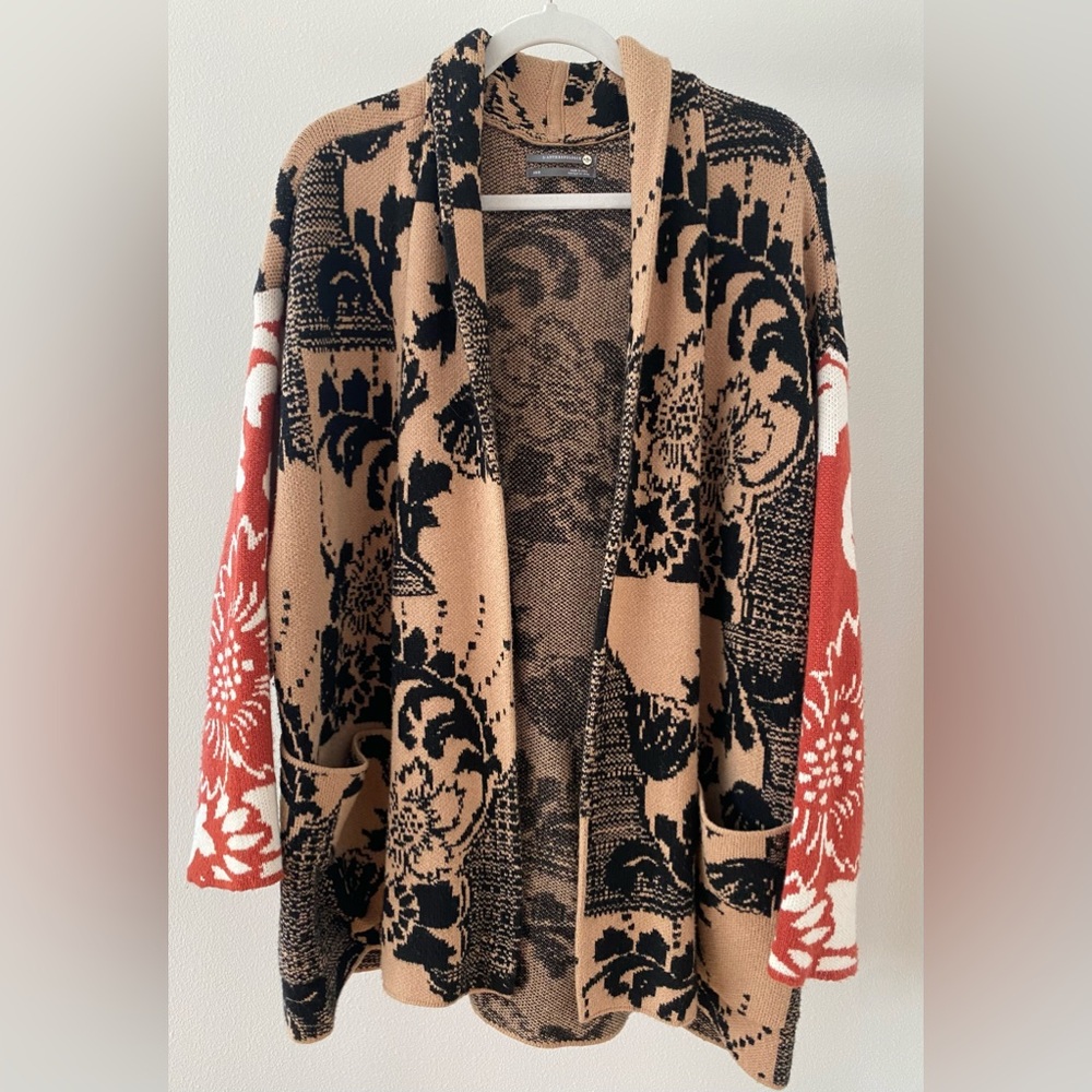 Anthropologie - Two Toned Paisley Floral Pattern Chunky Cardigan